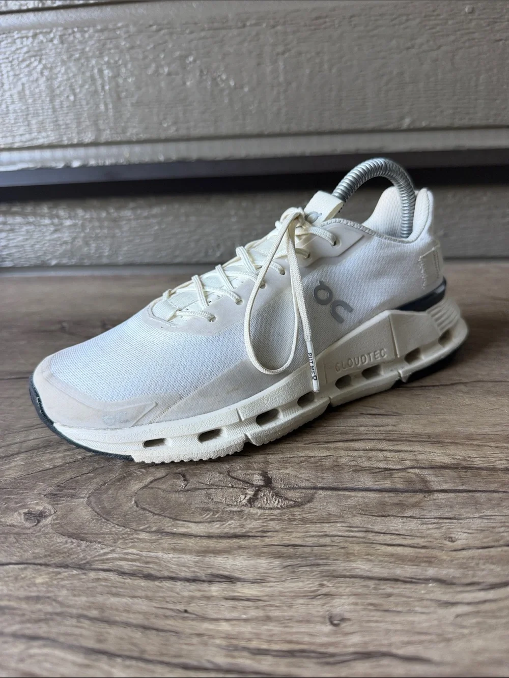 ON Cloudflow Women’s  White Cloudtec Running Shoes  Size W 6.5